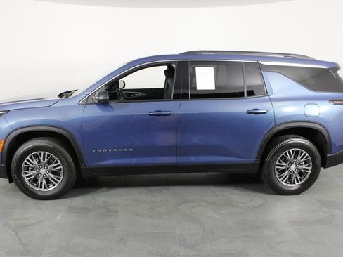 Used 2026 Chevrolet Traverse LT FWD image 12
