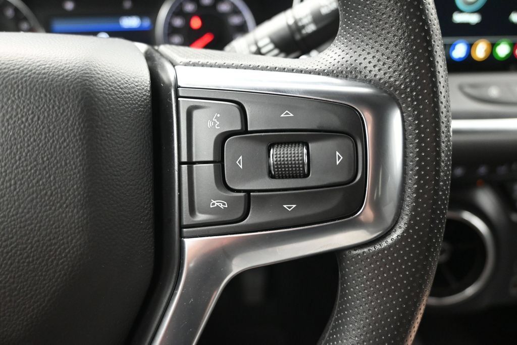 Used 2025 Chevrolet Blazer LT AWD/4WD image 24
