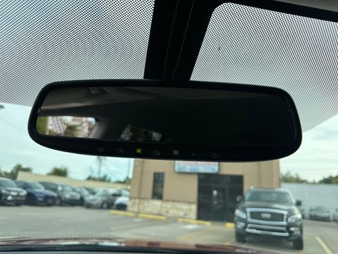 Used 2019 Nissan Pathfinder SV image 57