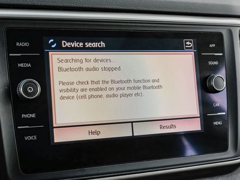 Used 2020 Volkswagen Atlas Cross Sport SE w/ Panoramic Sunroof Package FWD image 26
