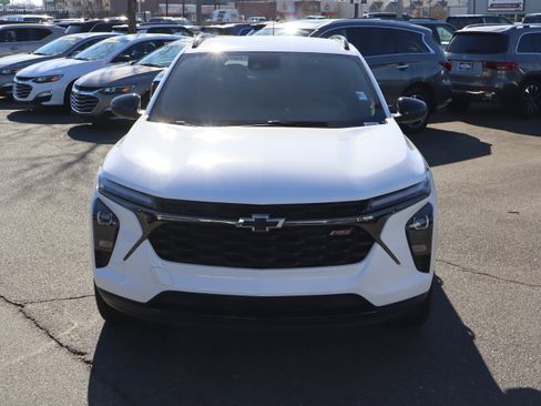 Certified 2024 Chevrolet Trax RS w/ Driver Confidence Package image 3