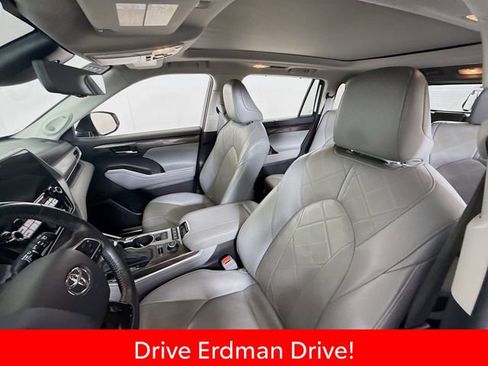 Certified 2021 Toyota Highlander Platinum AWD/4WD image 5