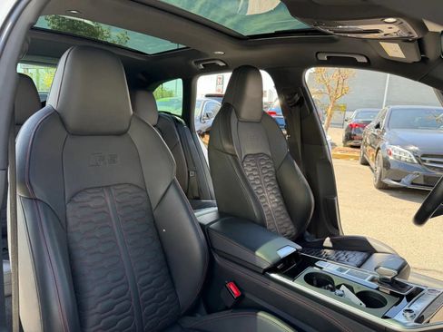 Used 2021 Audi RS 6 w/ Carbon Optic Package AWD/4WD image 19