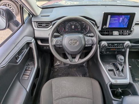 Used 2024 Toyota RAV4 XLE FWD image 17