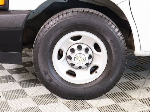 Used 2020 Chevrolet Express 3500 LS image 16