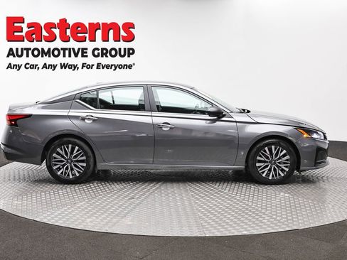 Used 2025 Nissan Altima 2.5 SV image 4