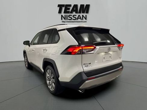 Used 2022 Toyota RAV4 Limited AWD/4WD image 4