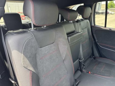Used 2025 Mercedes-Benz GLB 250 image 9