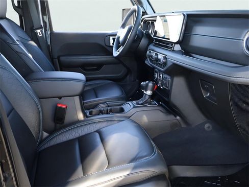 Used 2024 Jeep Wrangler High Altitude image 9