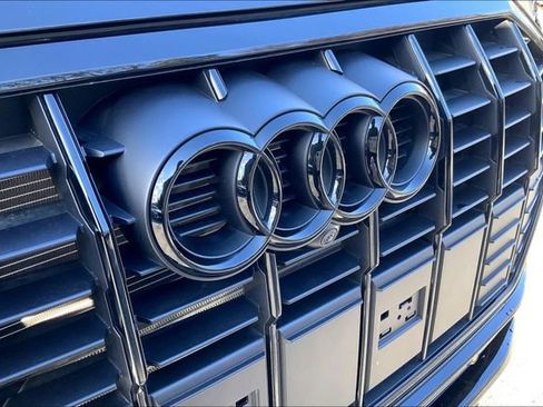 Used 2025 Audi Q3 2.0T Premium Plus w/ Premium Plus Package image 30