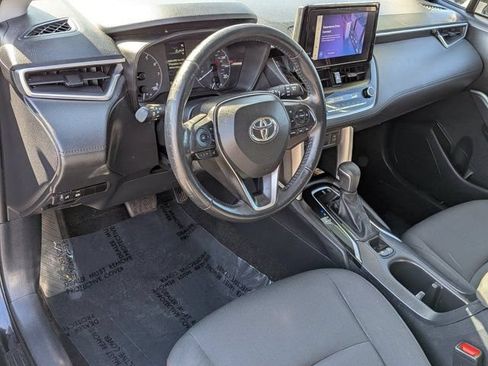 Used 2023 Toyota Corolla Cross LE AWD/4WD image 17