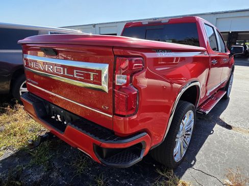 Used 2019 Chevrolet Silverado 1500 LT Trail Boss AWD/4WD image 4