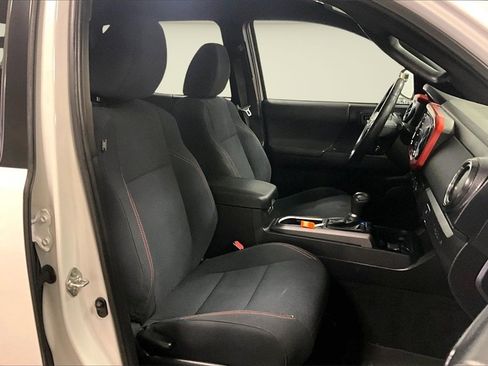 Used 2020 Toyota Tacoma TRD Off-Road image 27