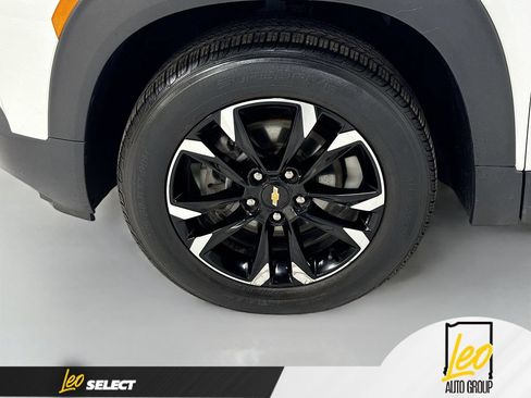 Used 2021 Chevrolet TrailBlazer LT AWD/4WD image 32