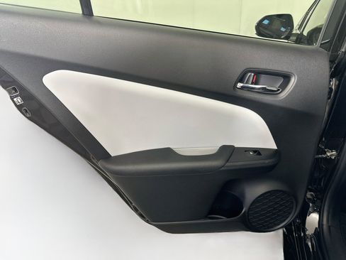 Used 2016 Toyota Prius Three Touring w/ Preferred Accessory Package FWD image 25