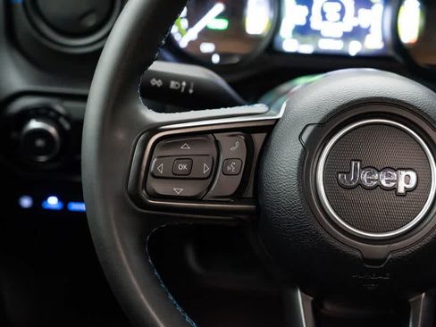 Used 2024 Jeep Wrangler Unlimited Rubicon 4xe AWD/4WD image 15