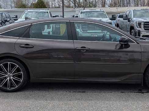 Used 2019 Toyota Avalon Touring w/ Advanced Safety Package image 6