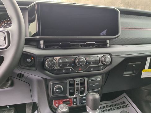 New 2026 Jeep Wrangler Rubicon w/ Whitecap Package image 18