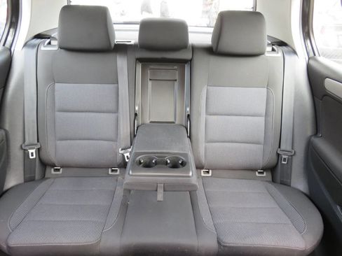 Used 2014 Volkswagen Golf 4-Door image 19