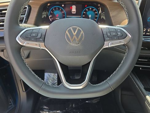 Used 2025 Volkswagen Atlas SE FWD image 25
