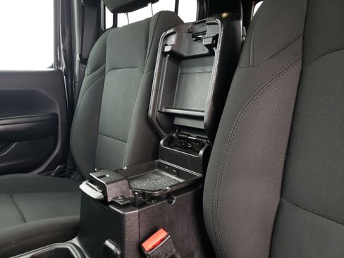 Used 2021 Jeep Gladiator Sport image 26