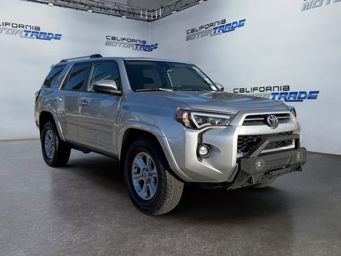Used 2022 Toyota 4Runner SR5 image 3