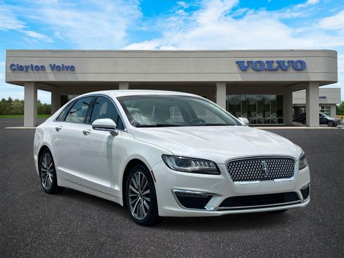 Used 2018 Lincoln MKZ Select w/ Select Plus Package FWD image 1