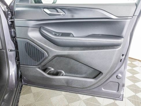 New 2025 Jeep Grand Cherokee L Laredo w/ Luxury Tech Group I image 37