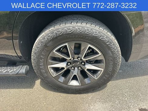 Used 2023 Chevrolet Tahoe Z71 w/ Luxury Package AWD/4WD image 9