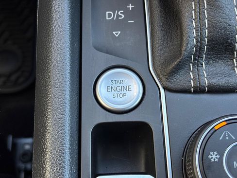 Used 2023 Volkswagen Atlas Cross Sport SEL Premium R-Line AWD/4WD image 21