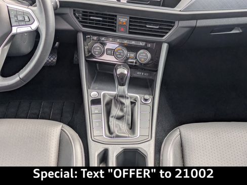 Used 2024 Volkswagen Jetta SE image 17