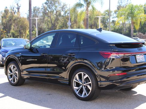 Used 2023 Audi Q4 e-tron Premium Plus w/ Premium Plus AWD/4WD image 3