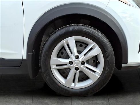 Used 2024 Nissan Kicks S image 9