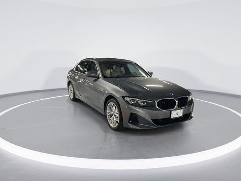New 2025 BMW 330i xDrive Sedan w/ Convenience Package image 2