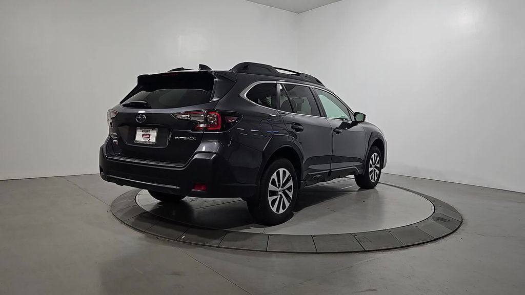 Used 2025 Subaru Outback Premium AWD/4WD image 6
