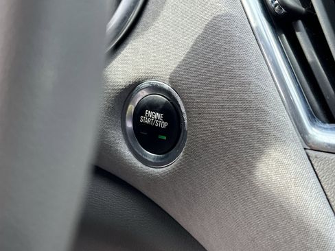 Used 2020 Chevrolet Malibu LT image 31