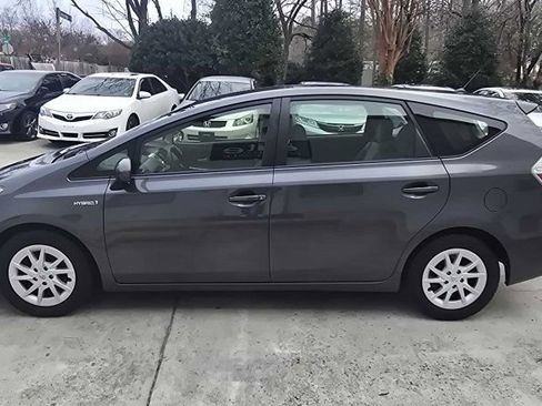 Used 2012 Toyota Prius V Five image 2