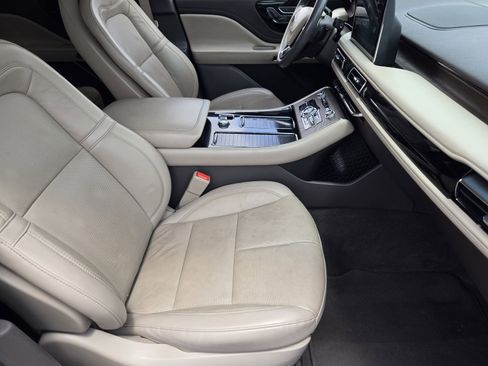 Used 2022 Lincoln Aviator Reserve w/ Equipment Group 201A AWD/4WD image 13