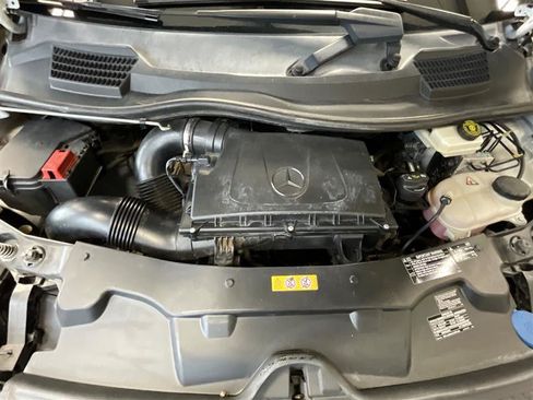 Used 2016 Mercedes-Benz Metris Passenger w/ Driver Efficiency Package image 19