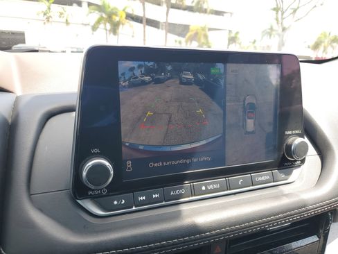 Used 2021 Nissan Rogue SV image 8