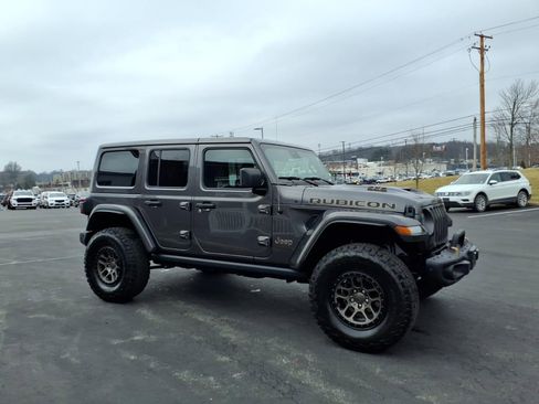 Used 2022 Jeep Wrangler Unlimited Rubicon w/ Xtreme Recon 35" Tire Package AWD/4WD image 6