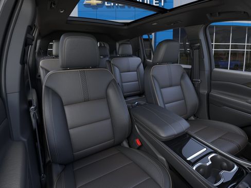 New 2026 Chevrolet Traverse High Country w/ LPO, Floor Liner Package AWD/4WD image 40