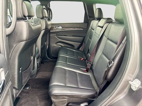 Used 2018 Jeep Grand Cherokee Overland AWD/4WD image 21