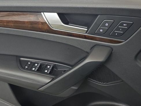 Used 2019 Audi Q5 2.0T Premium Plus w/ Premium Plus Package image 29