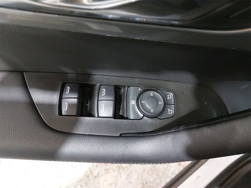 Used 2020 Chevrolet Blazer LT image 27