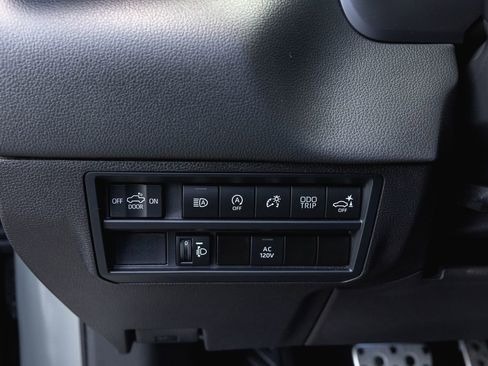 Used 2024 Toyota Tundra Limited image 14