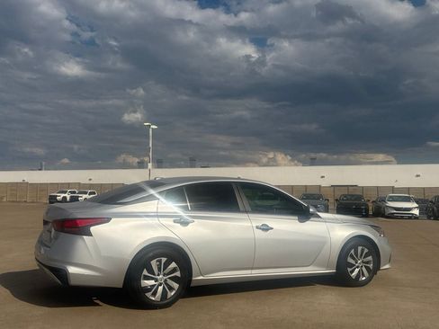 Used 2020 Nissan Altima 2.5 S FWD image 27
