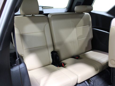 Used 2023 Chevrolet Traverse Premier image 30