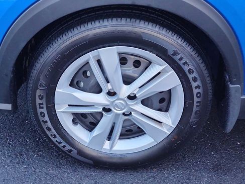 Certified 2025 Nissan Kicks Play S image 8