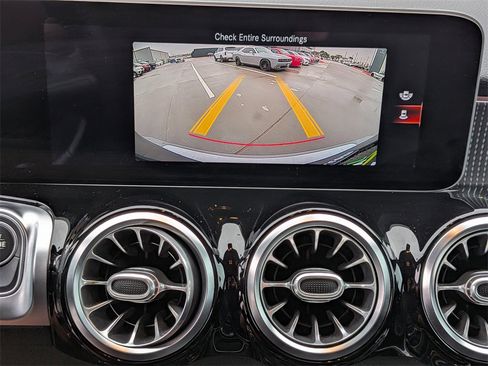 Used 2020 Mercedes-Benz GLB 250 image 18